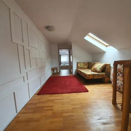 Casa Lunga 50 Будинок відпочинку Брашов