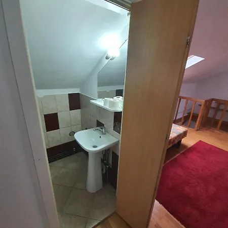 Casa Lunga 50 Будинок відпочинку Брашов